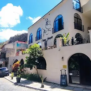 Château Georgette Hotel