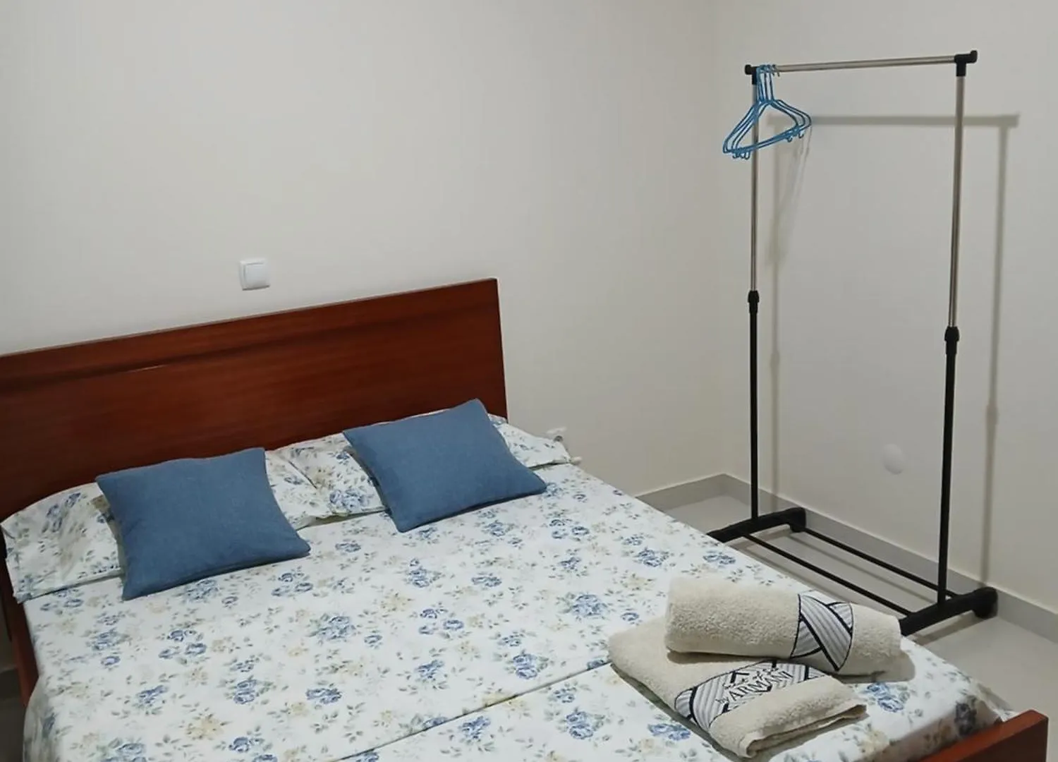 Hotel Nifa House Espargos